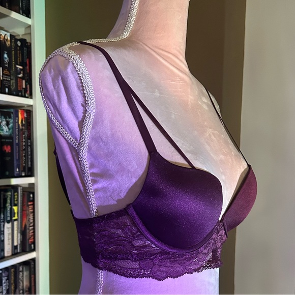 Shiny dark purple/ mauve lace bra with double straps - Picture 4 of 9